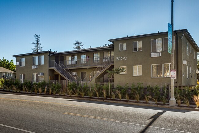 Building Photo - 3300 W 3rd St