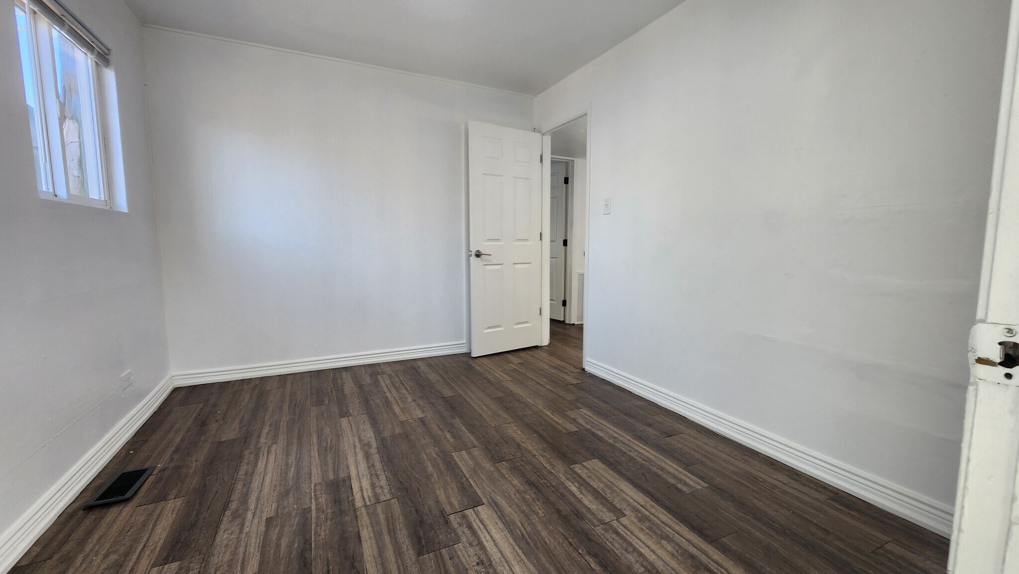 Building Photo - 2355 S Hooker Way