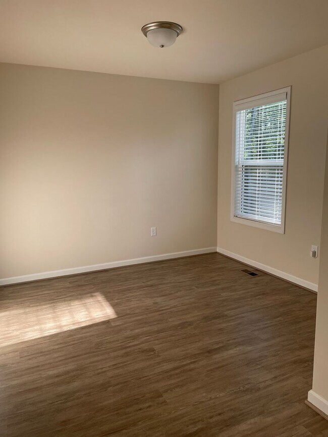 Building Photo - Cozy Home in Colonial Beach!