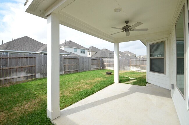 Building Photo - 8230 Blue Fish Dr