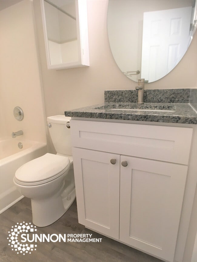 Building Photo - 4 Bed 2.5 Bath in Woodstone with Fenced Yard