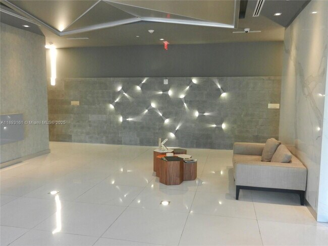 Building Photo - 9940 W Bay Harbor Dr