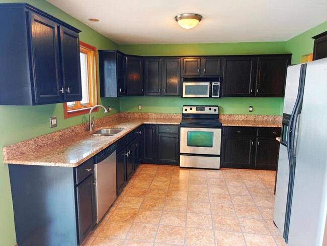 Building Photo - 43782 Nowland Dr