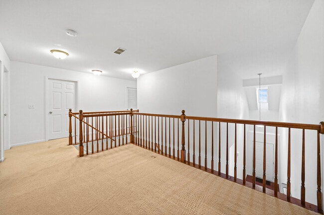 Building Photo - 10 Carrington Cir