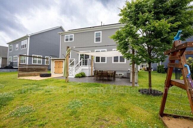 Building Photo - 2425 Morgans Point Dr