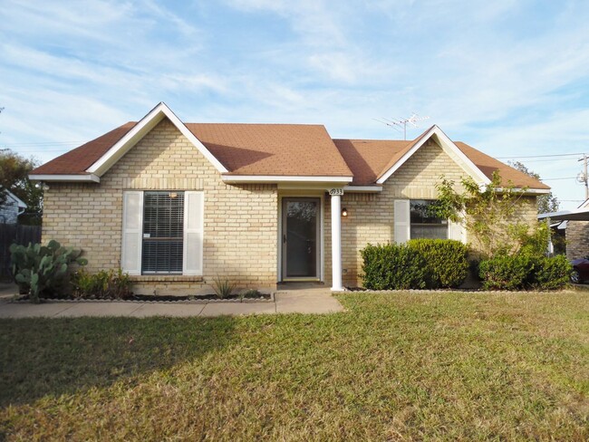 Building Photo - RECENTLY REMODELED, FRESHLY PAINTED HOME IN NORTHEAST FORT WORTH
