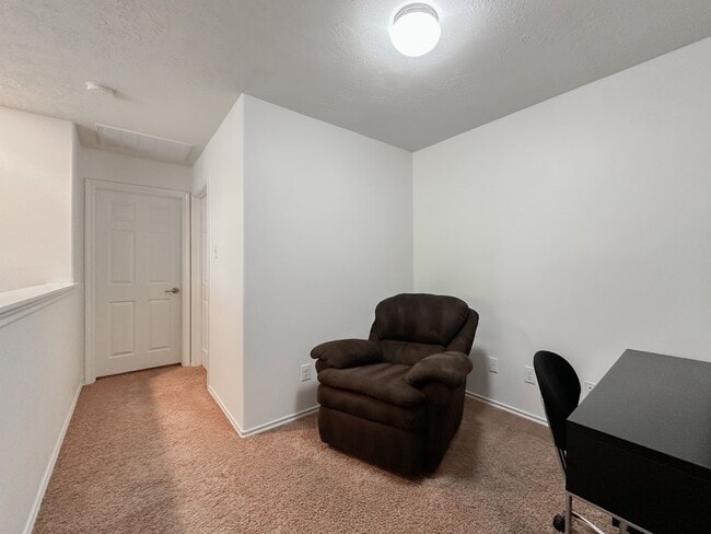 Building Photo - 3 Fairlee Ct