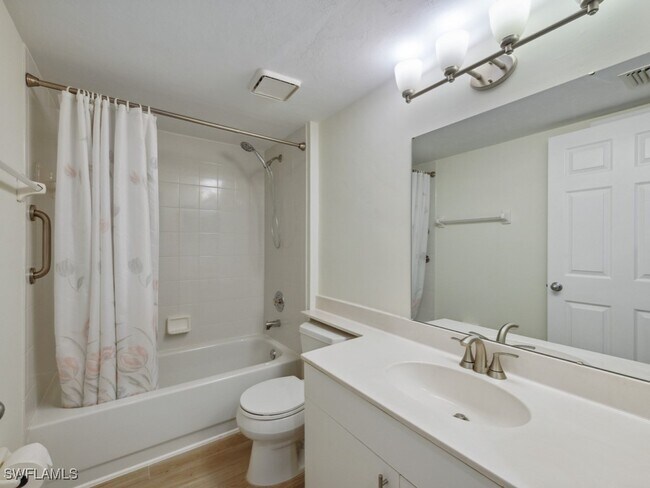 Building Photo - 285 Naples Cove Dr