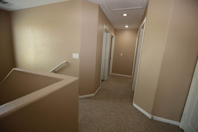 Building Photo - 177 Cloud Cover Ave