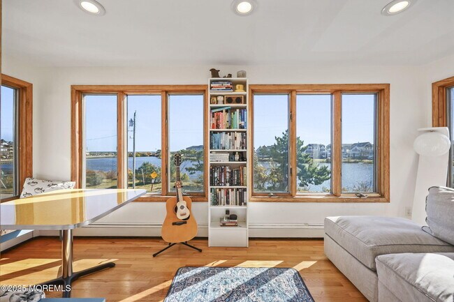 Building Photo - 113 Central Ave