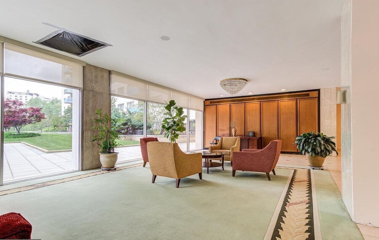 Building Photo - 10201 Grosvenor Pl