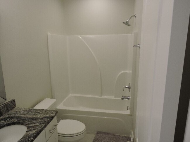 Building Photo - 5 YR old Modern Farmhouse designed 3BR/2BA...