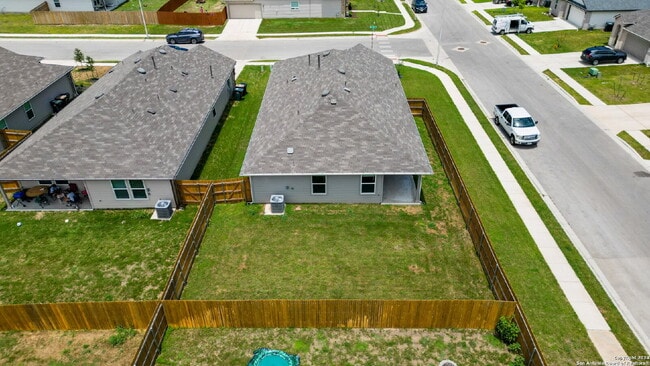 Building Photo - 140 Fireoak Dr
