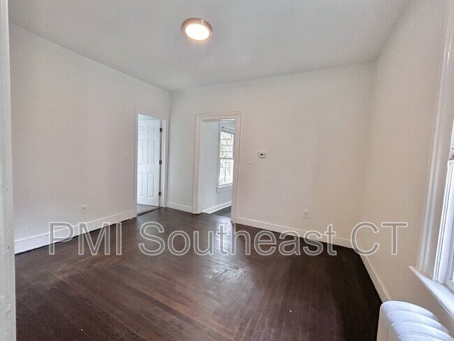 Building Photo - 54 Roath St