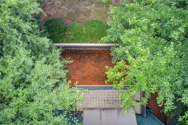 Building Photo - 241 Maynard Terrace SE