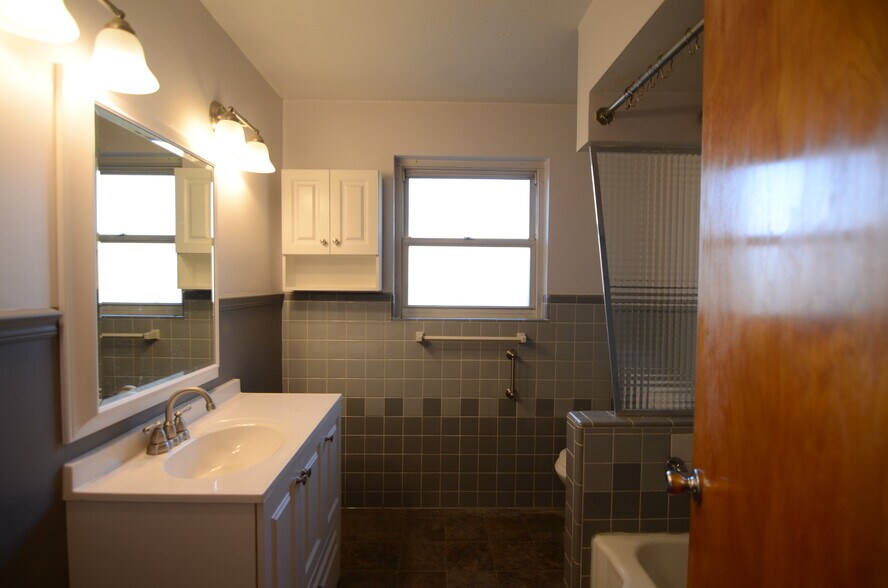 Building Photo - 4384 Yakima Ct