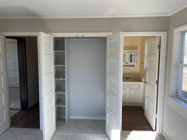 Building Photo - Rogersville Living at a great price .