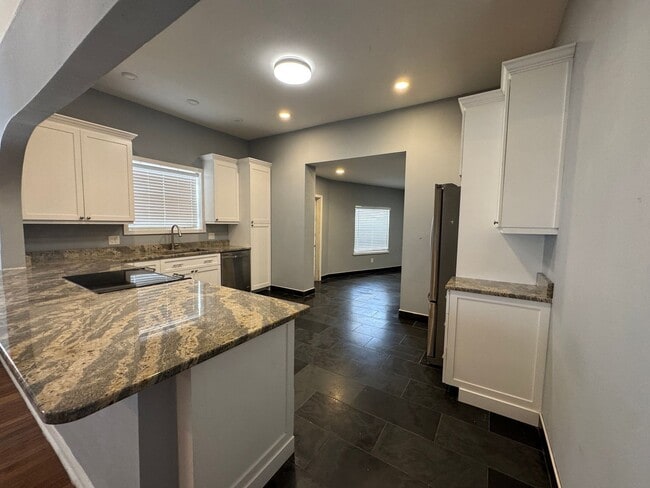 Building Photo - Davis Island Charming Home