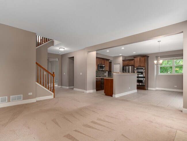Building Photo - 155 Gillett St