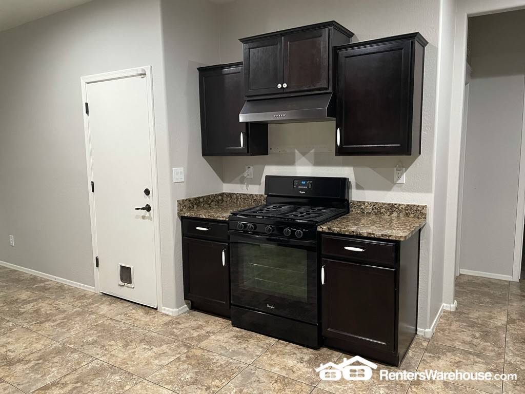 Building Photo - 10802 W Saddlehorn Rd