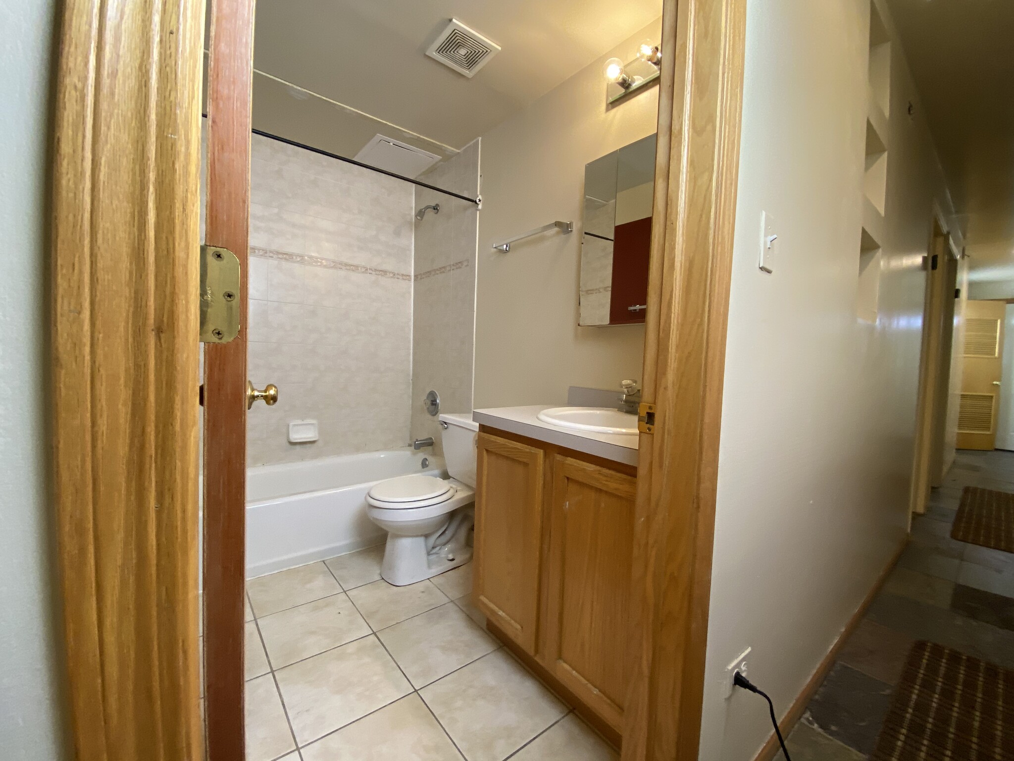 Hallway Bathroom - 2 - 2442 W Fillmore St
