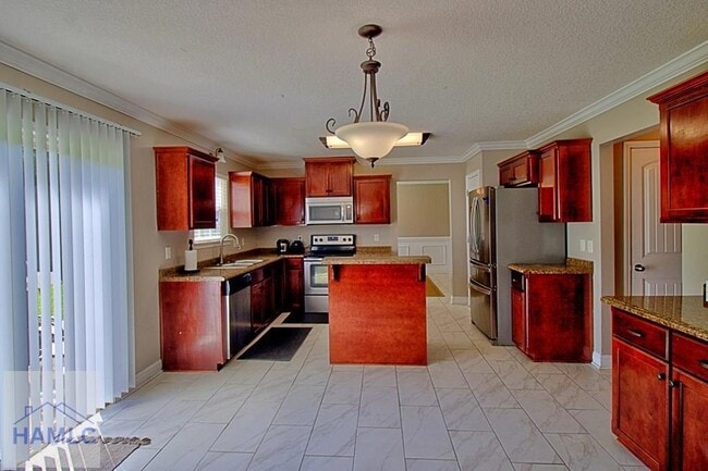 Building Photo - 305 Largo Ct