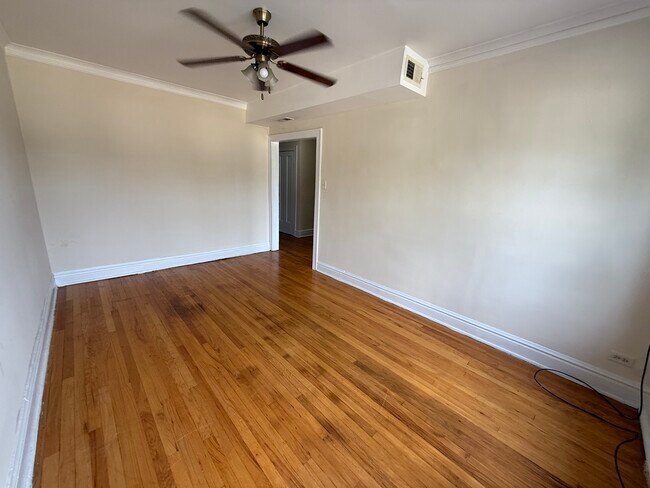 Building Photo - 7437 Randolph St