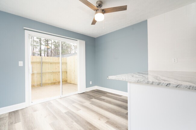 Building Photo - 7560 Taylor Rd