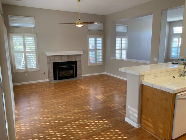 Building Photo - Beautiful Brentwood Summerset 1 Home (55+ living) - 2 Bedroom, 2 Bath