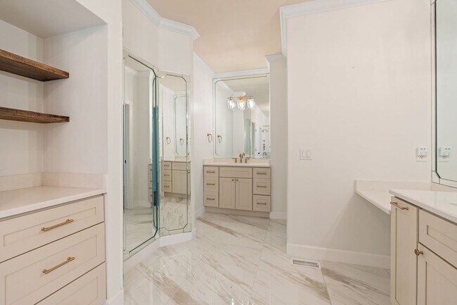 Building Photo - 298 Gillette Dr