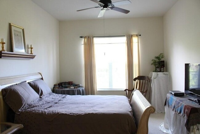 Building Photo - 641 SW Munjack Cove