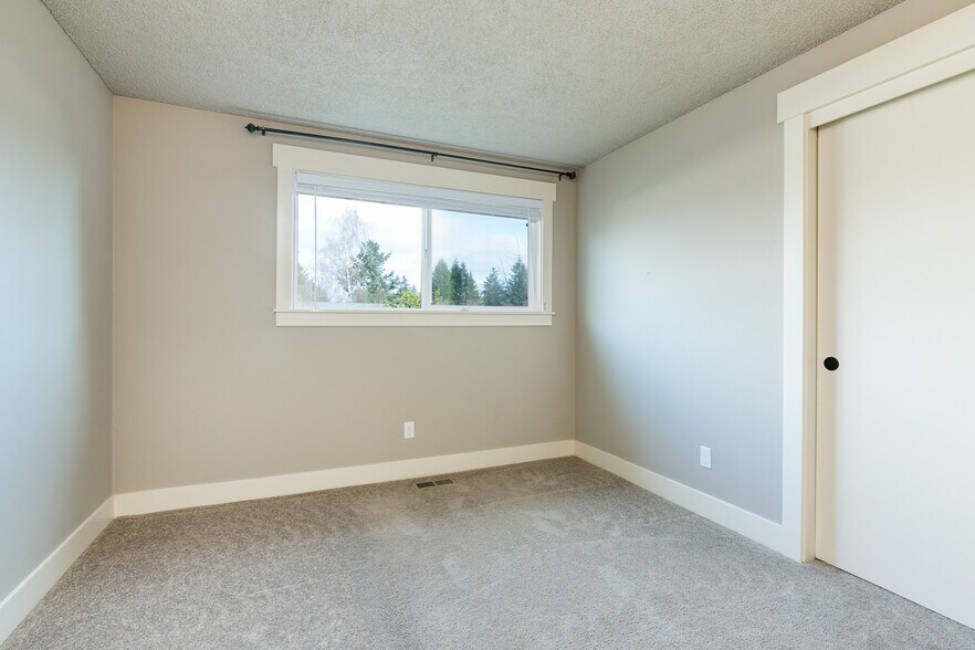 Building Photo - 14170 SW 22nd St