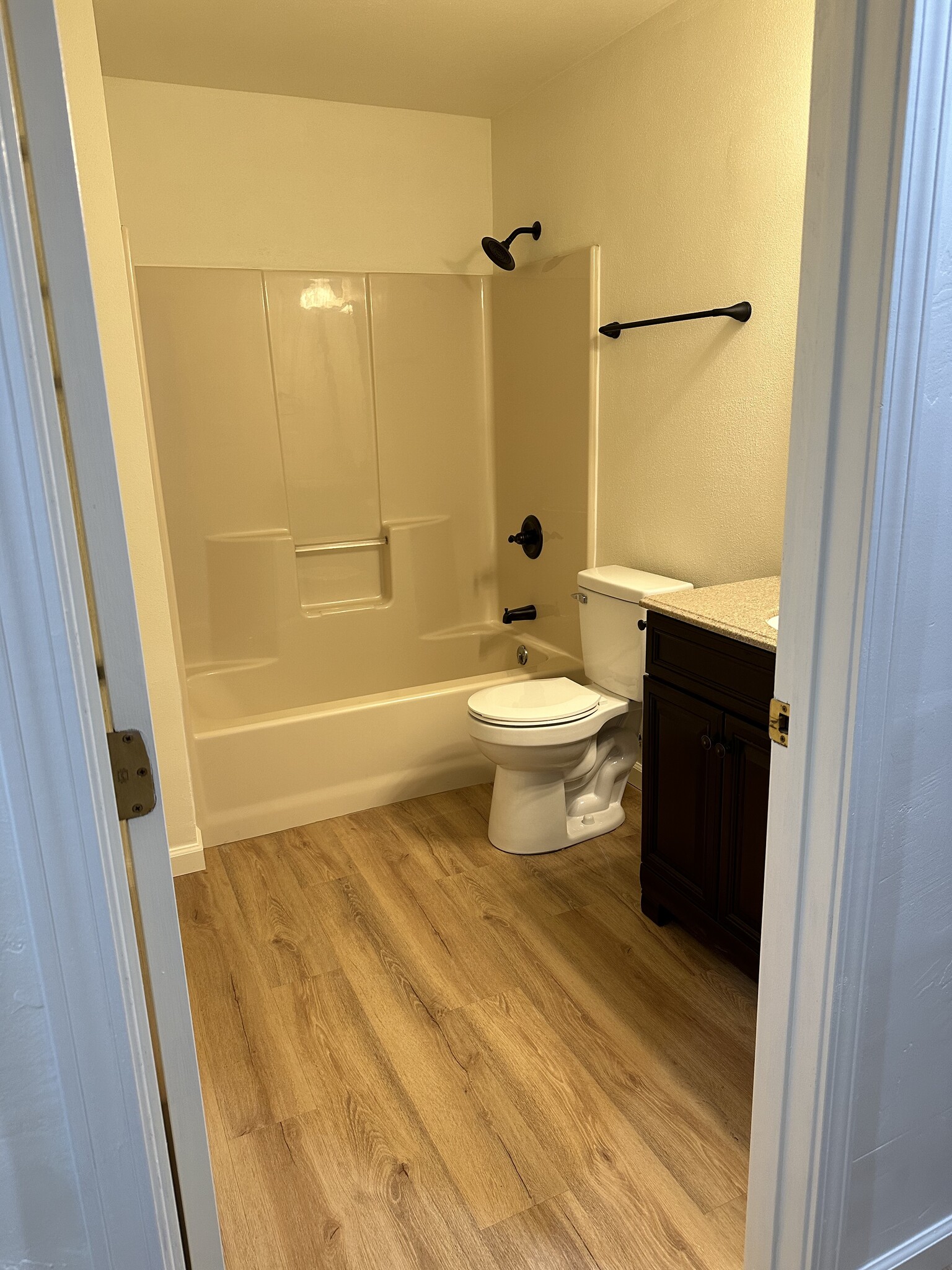 Lower Bath - N420 Kilsdonk Ct