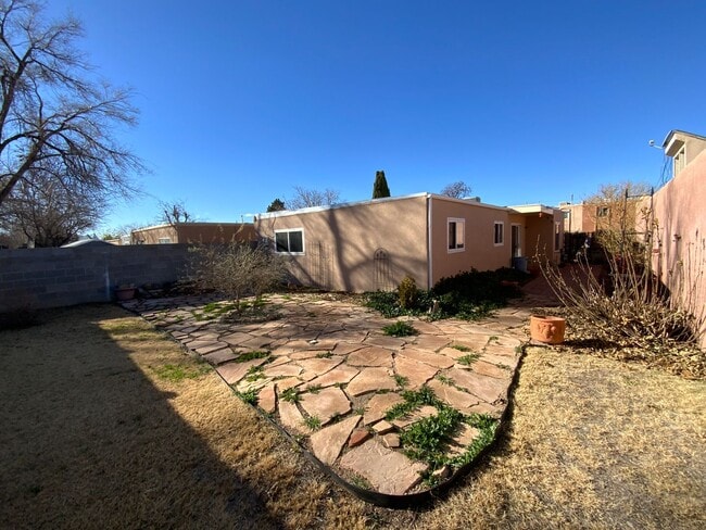 Building Photo - 3 Bedroom Single Story Home Available Near San Pedro Dr NE & McLeod Rd NE!