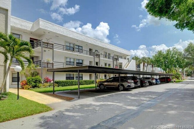 Building Photo - 1950 SW Palm City Rd
