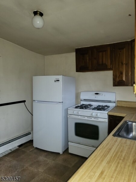 Building Photo - 715 E Central Ave