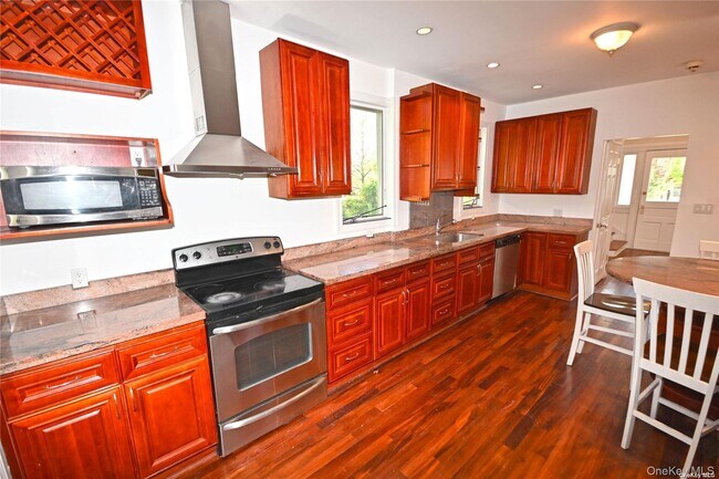 Building Photo - 21 Arrandale Ave