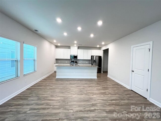 Building Photo - 11819 Midnight Wy