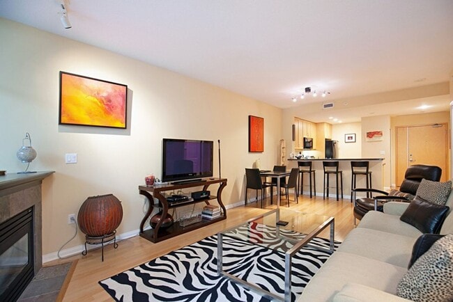 Building Photo - Fully Furnished 1 bedroom, 1 bath located in The Discovery Building!