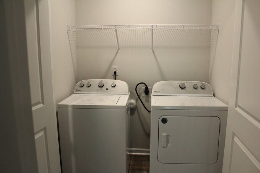 Laundry Closet - 4174 High Glen Dr