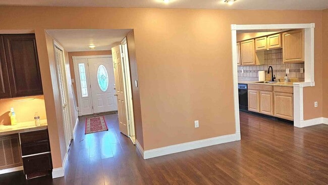 Building Photo - 37 Anderson Ct