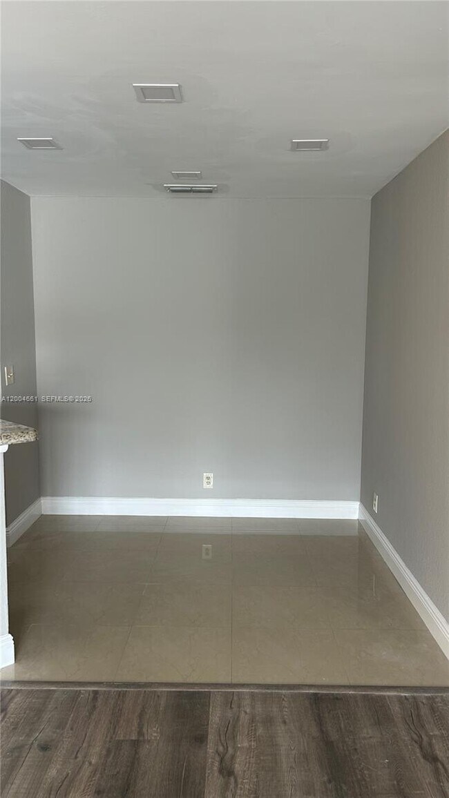 Building Photo - 3430 Pinewalk Dr N