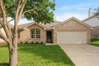 Building Photo - 3 Bed, 2 Bath Home with Community Pool in Georgetown