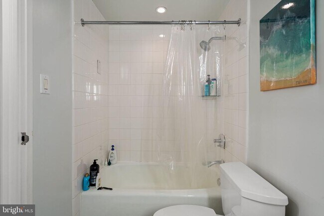 Building Photo - 219 S 18th St