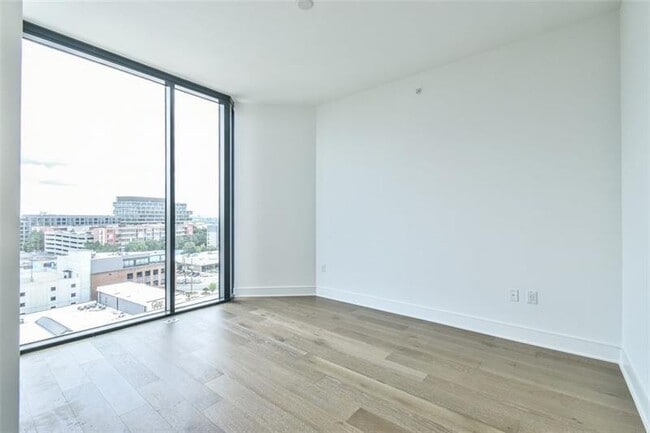 Building Photo - 788 West Marietta St NW