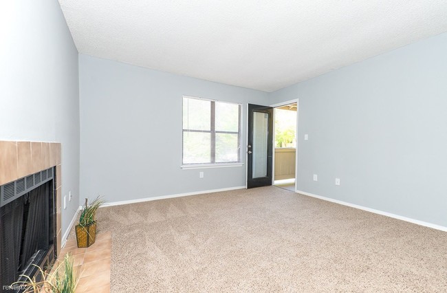 Building Photo - 2100 Winters Park Dr