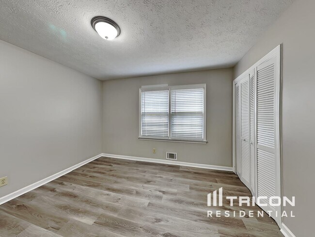Building Photo - 6469 Paula Ct