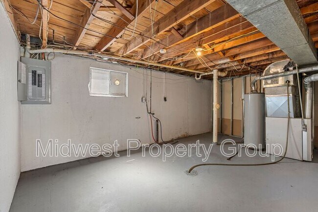 Building Photo - 4452 Eminence Blvd