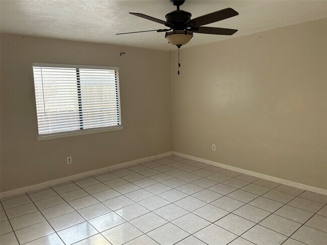 Building Photo - 15407 La Loma Dr