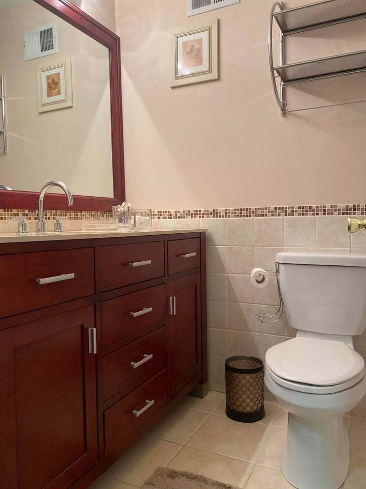 Full bath - 185 Woods Edge Dr